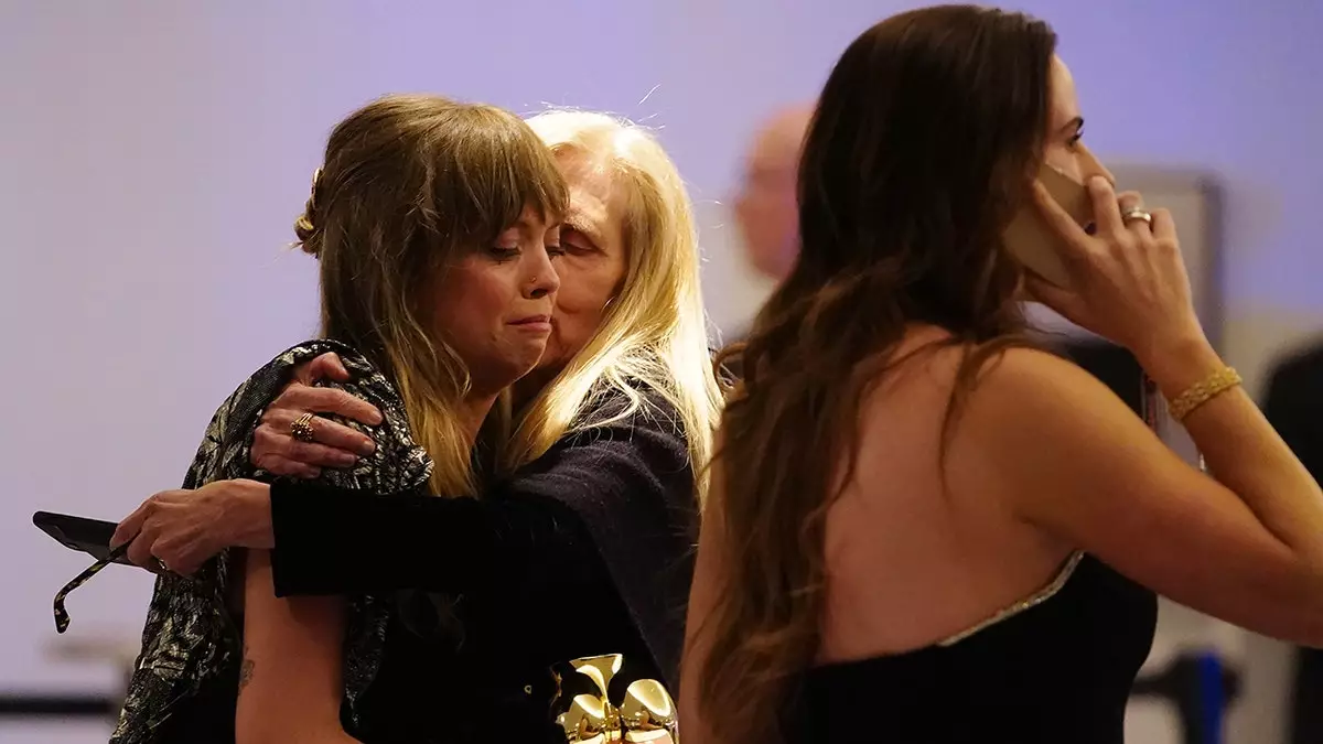 Мировые лидеры осудили «неприемлемое» насилие после вооружённого нападения, сорвавшего ужин корреспондентов Белого дома.