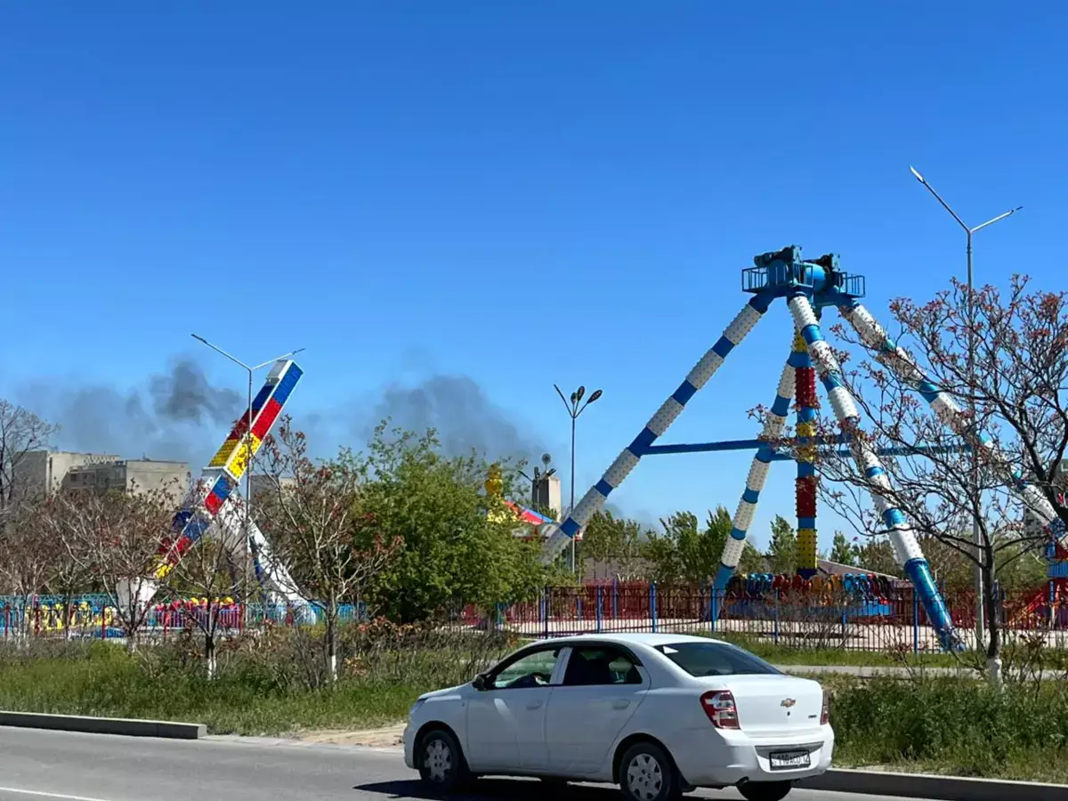 В Актау в парке сгорела прокатная детская машинка - новости на Lada.kz 26.04.2026