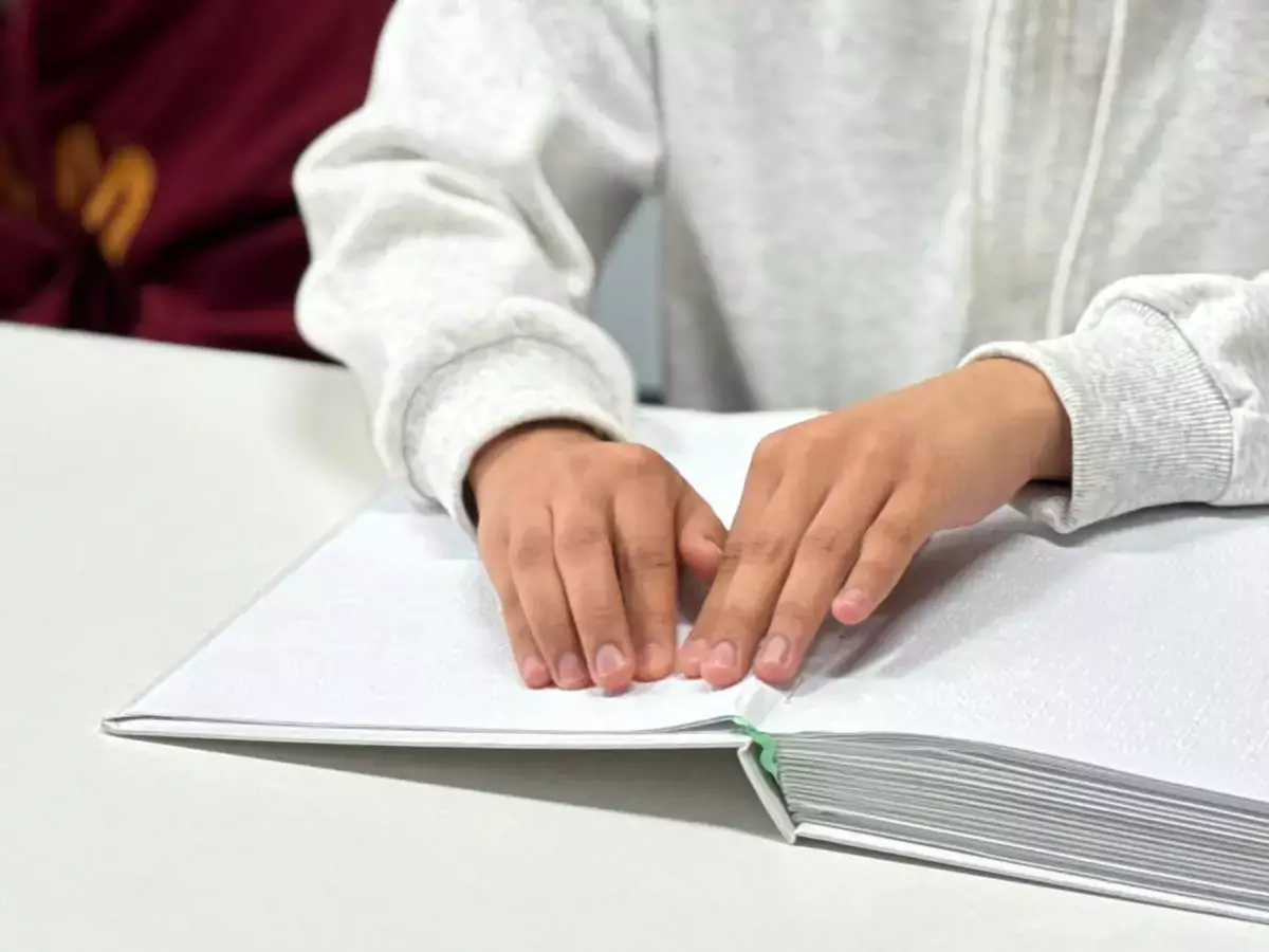 В Актау прошёл конкурс по чтению шрифтом Брайля - новости на Lada.kz 26.04.2026