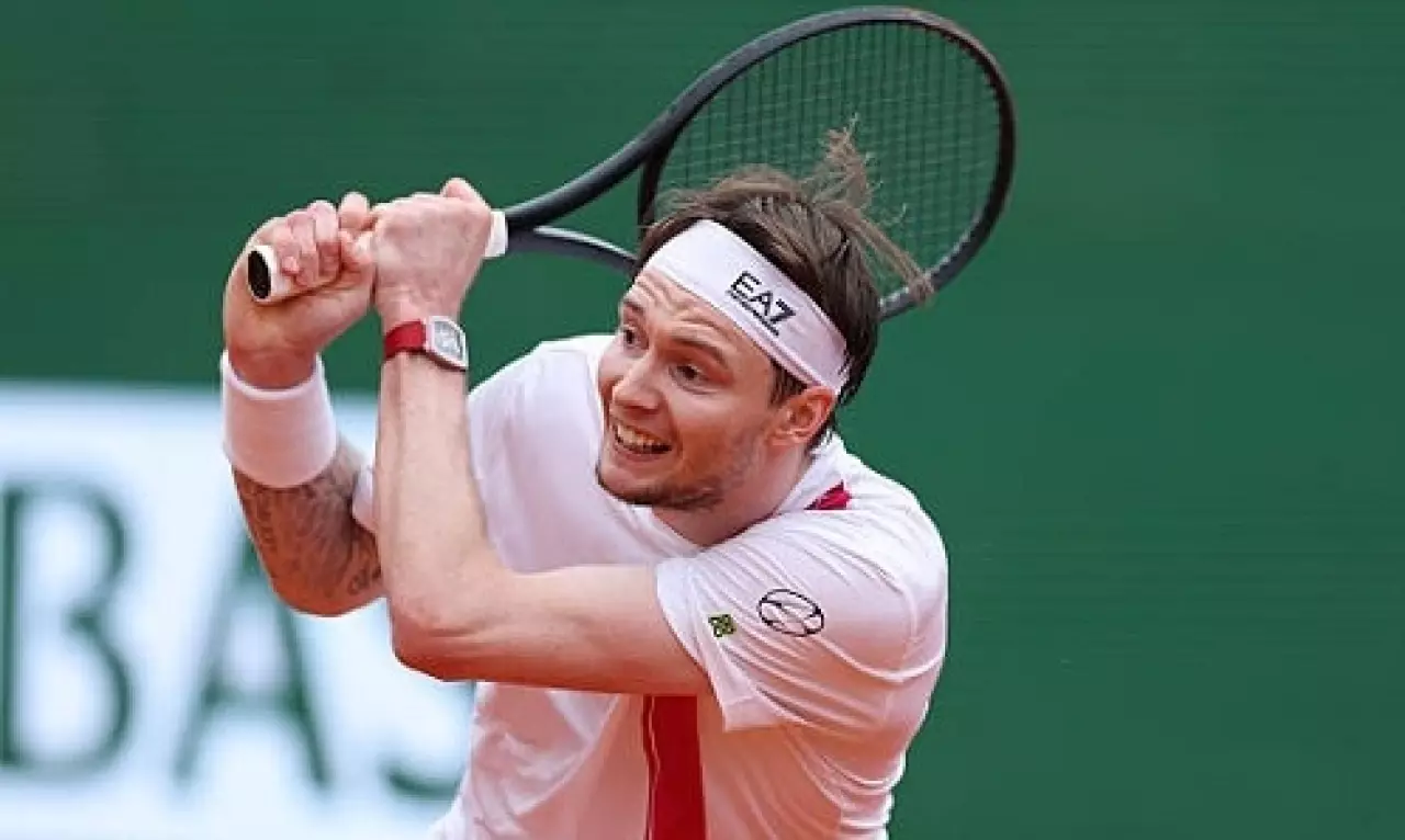 Александр Бублик одержал победу на турнире в Испании