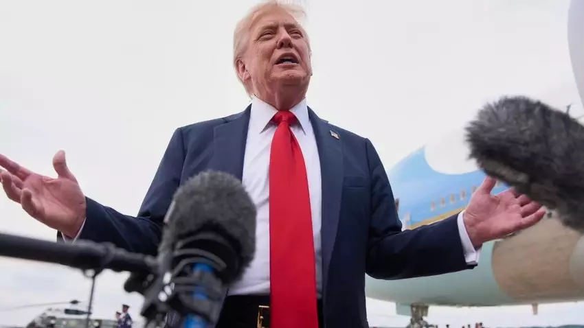 Трамп сообщил о переговорах с Ираном по вывозу ядерных материалов