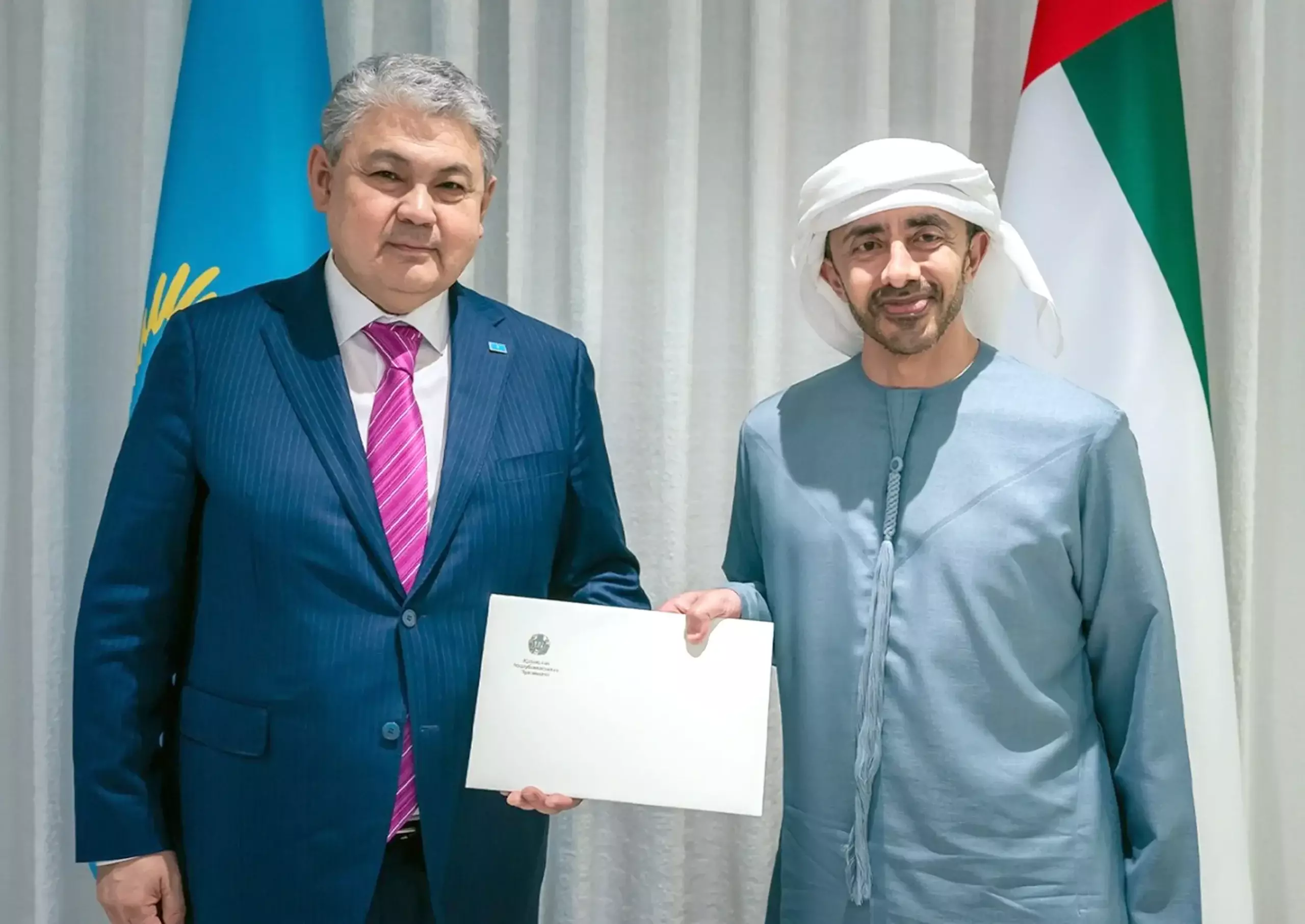 Президент ОАЭ получил послание от президента Казахстана.