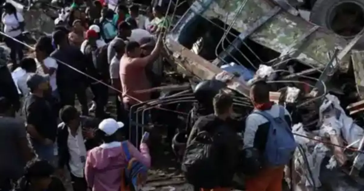  Автобус жарылысынан 14 адам қаза тауып, 38 адам зардап шекті 