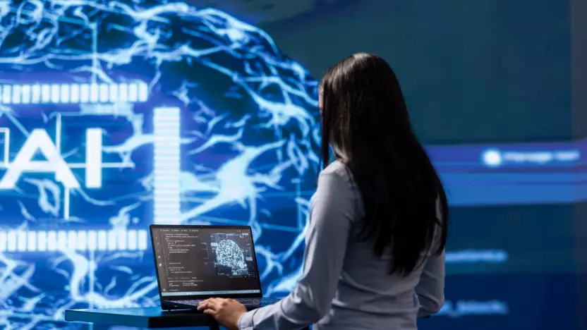 Преподаватель без навыков ИИ теряет профессиональную актуальность - министр