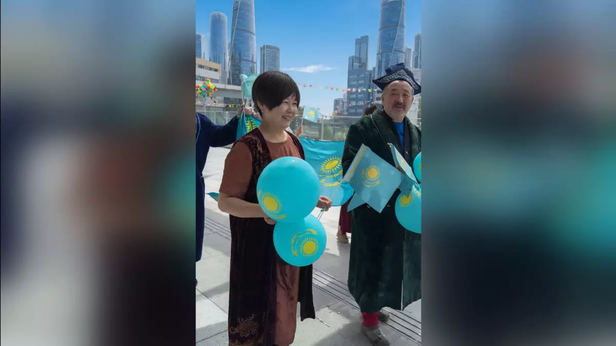 Флаг Казахстана в центре Токио: как в Японии прошел масштабный этно-парад