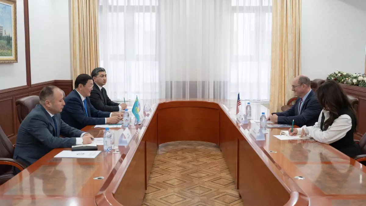 Бас прокурор инвесторлармен кездесті: Әкімшілік кедергілер қалай жойылды?