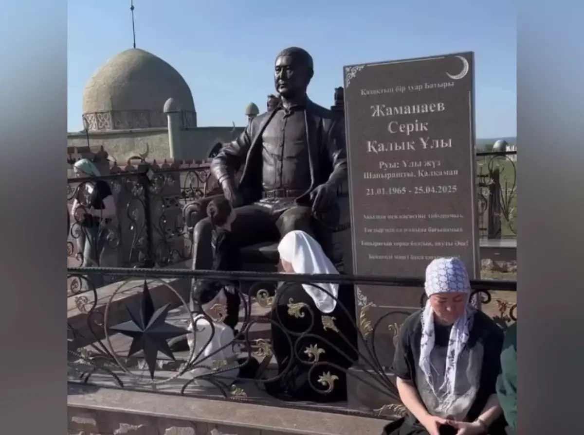 Роскошный памятник появился на могиле «вора в законе» Серика Головы