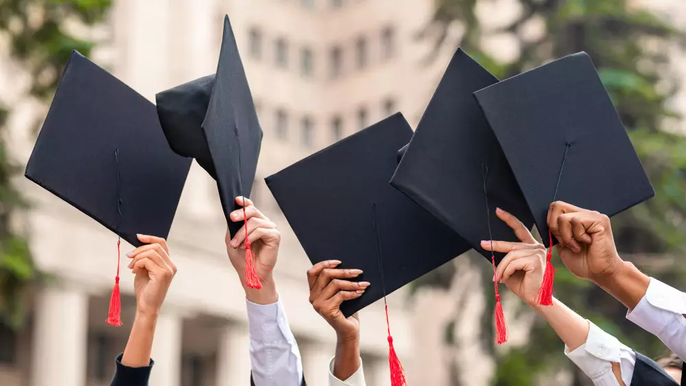 Қазақстанда жоғары оқу орындарының түлектері жұмысқа дайын емес екені айтылды