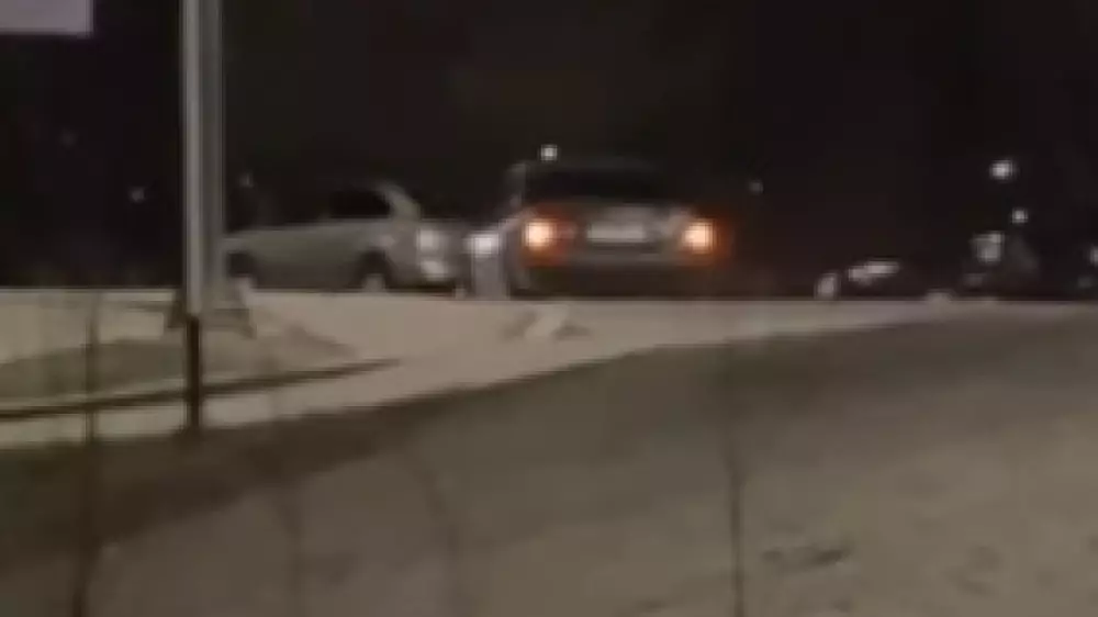 В Талдыкоргане водителя наказали за дрифт возле памятника