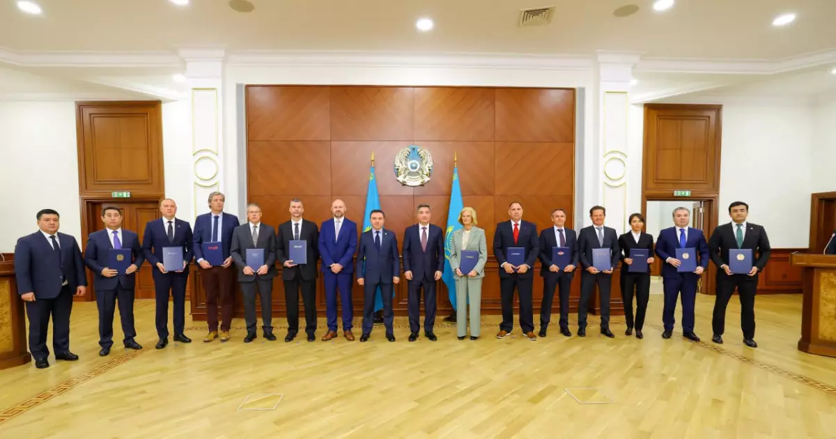  Олжас Бектенов ауыл шаруашылығы техникасын өндіруші әлемдік компаниялармен кездесу өткізді 