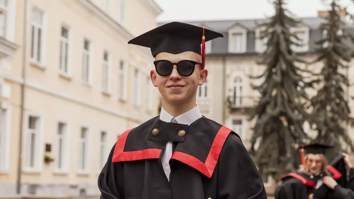 Қажетсіз мамандарды көп дайындап кеттік  - Асхат Аймағамбетов