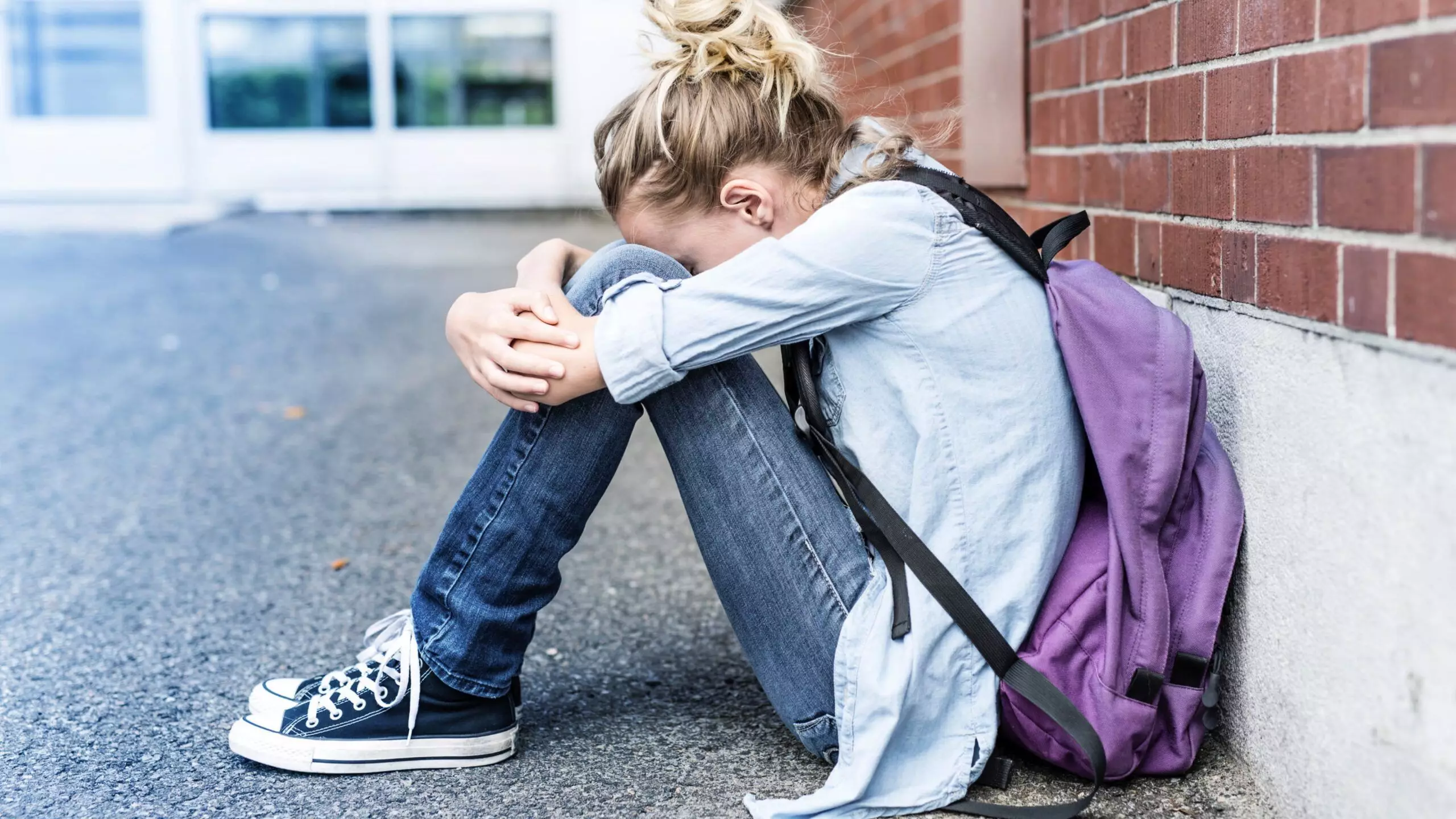 Алматы облысында 14 жастағы қыз із-түзсіз жоғалып кетті