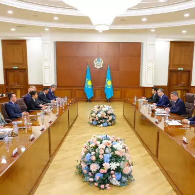 Олжас Бектенов встретился с мировыми производителями сельхозтехники и подписал новые соглашения