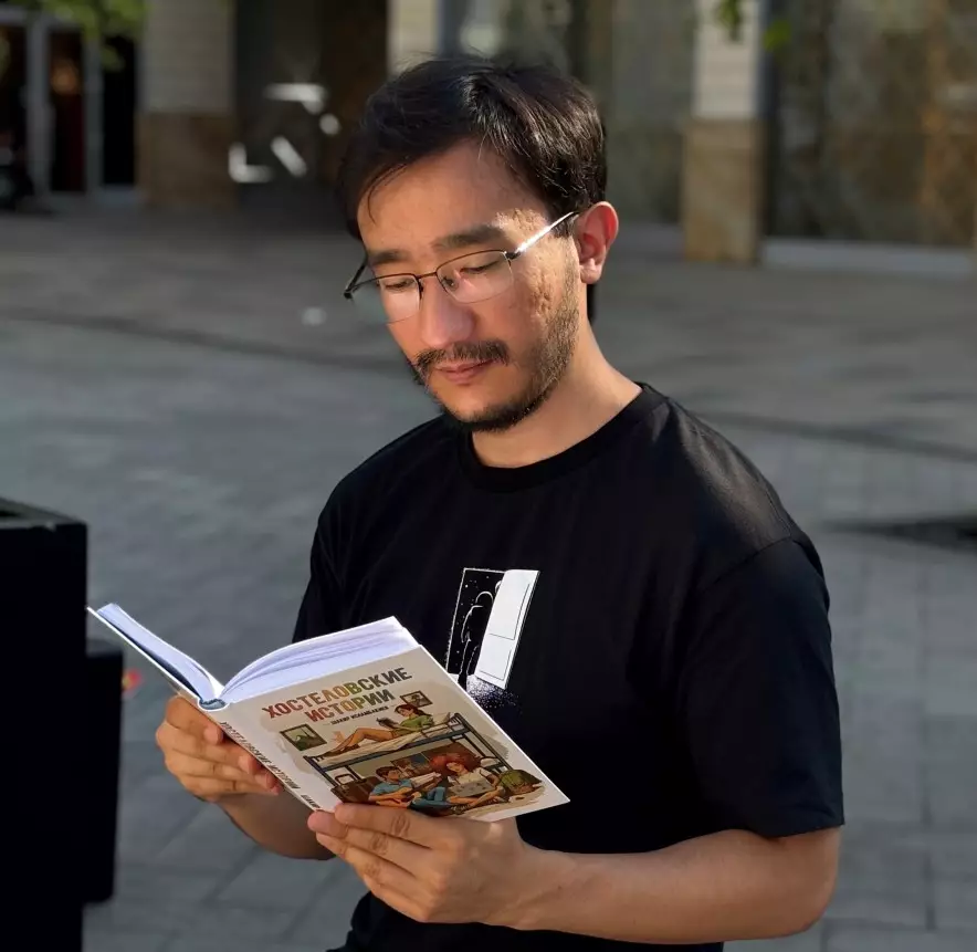 «Хостеловские истории» Шакира Исламбакиева: книга о путешествиях, хостелах и человеческих судьбах