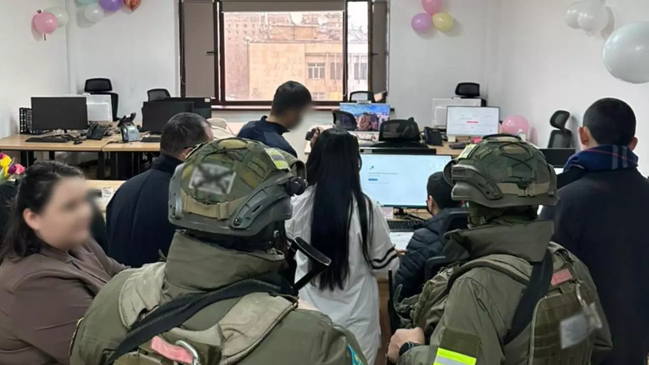 КНБ раскрыл канал утечки персональных данных граждан (видео)