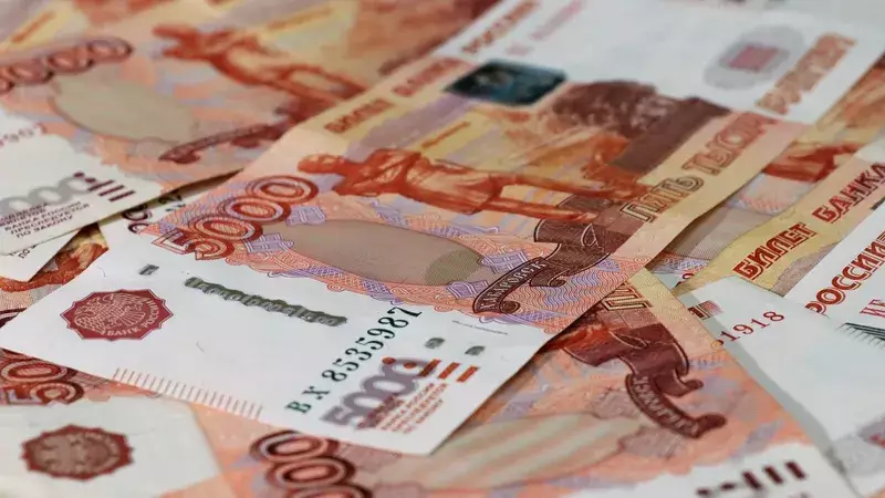 Казахстанцы снова скупают рубли, спрос вырос в семь раз