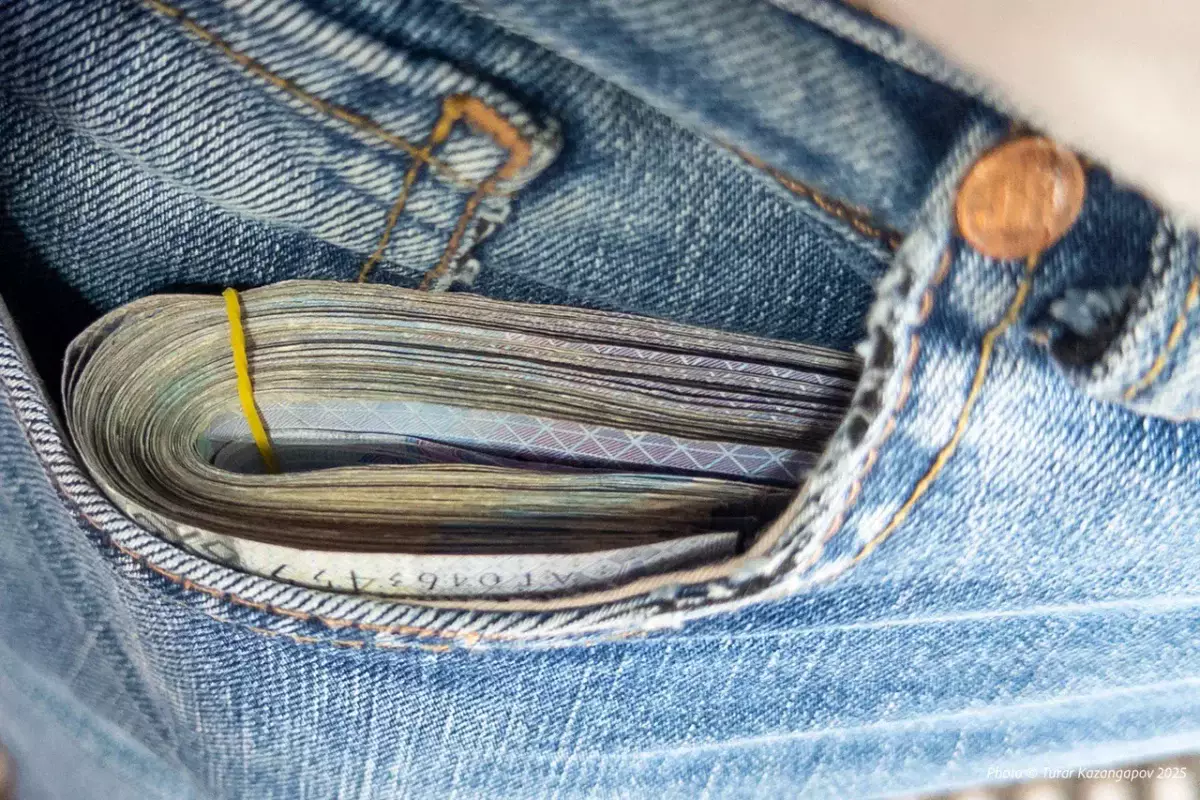 На границе могут изъять деньги: сколько наличных можно вывезти из Казахстана