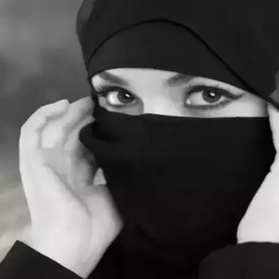 Полиция Мангистау начала разъяснять новые правила по одежде, скрывающей лицо