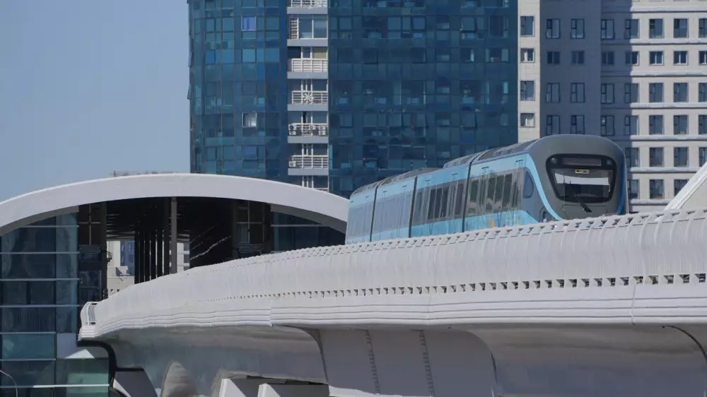 В Астане вводят льготные карты для проезда на LRT