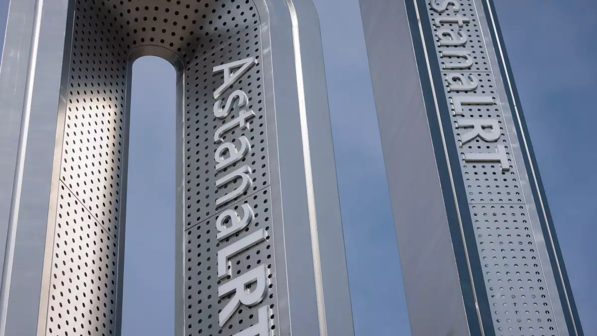 В Астане начали принимать заявки на льготные карты LRT