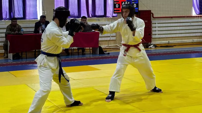 Ақтауда ұландықтар арасында жекпе-жек  ұрысынан чемпионат басталды