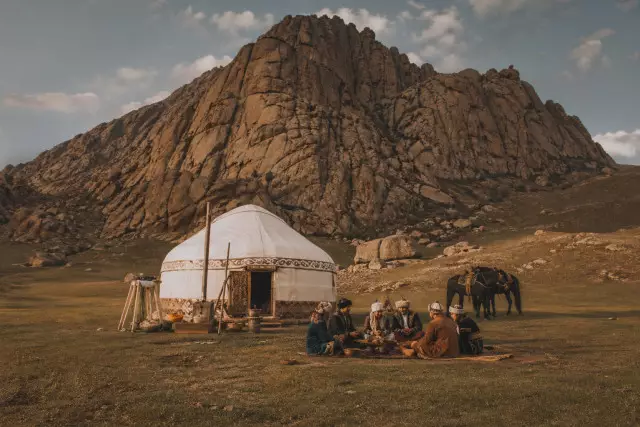 Сарыбай бидің асында (Деректі әңгіме)