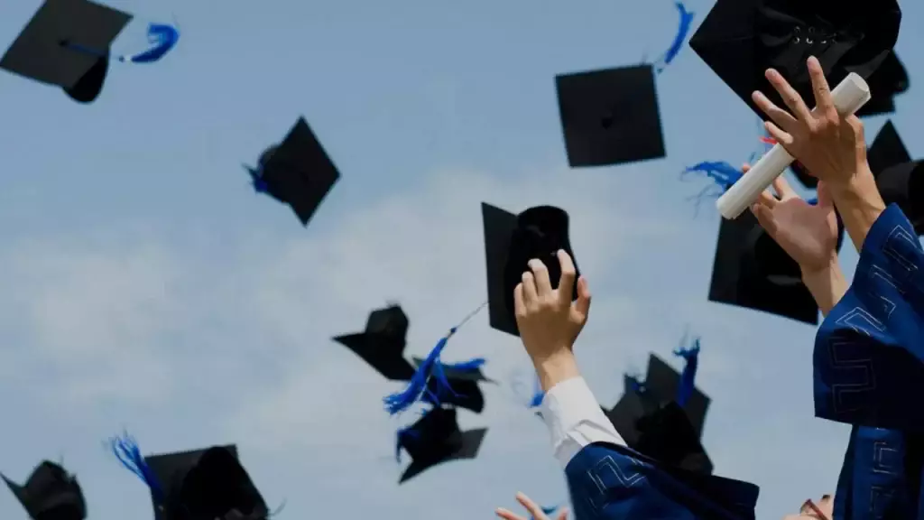 Министрлік талапқа сай келмейтін 340 адамға «Болашақ» стипендиясын үлестірген