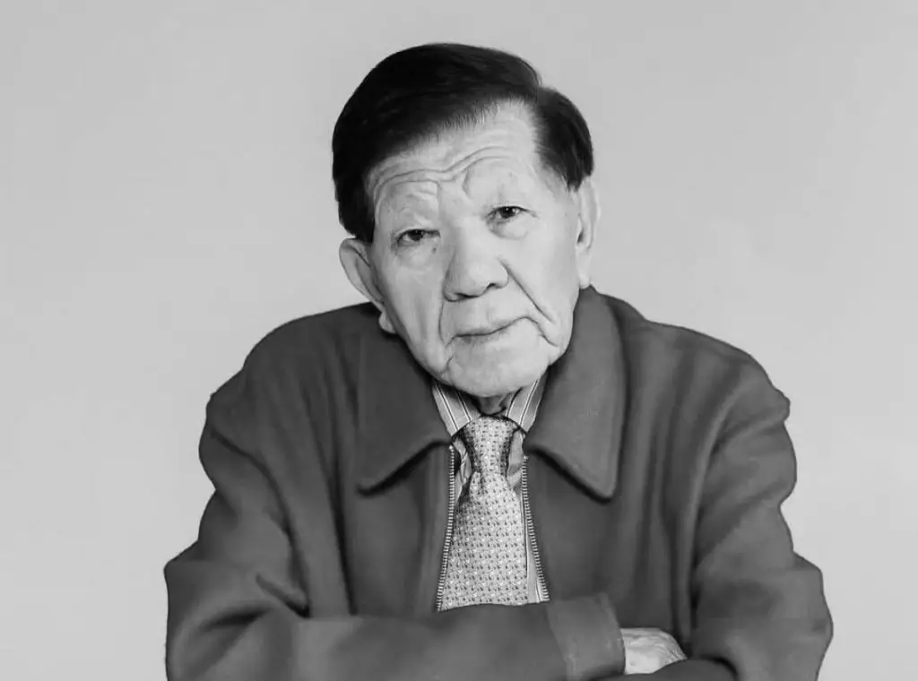 Мұхтар Шаханов Отырар емес, «Кеңсай» қорымына жерленетін болды