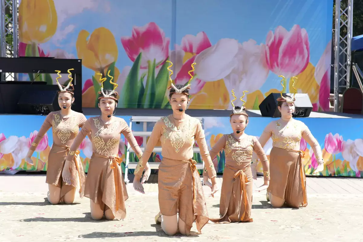 «Көктем көркі – қызғалдақ»: Алматы Оқушылар сарайында қалалық қызғалдақ фестивалі өтті