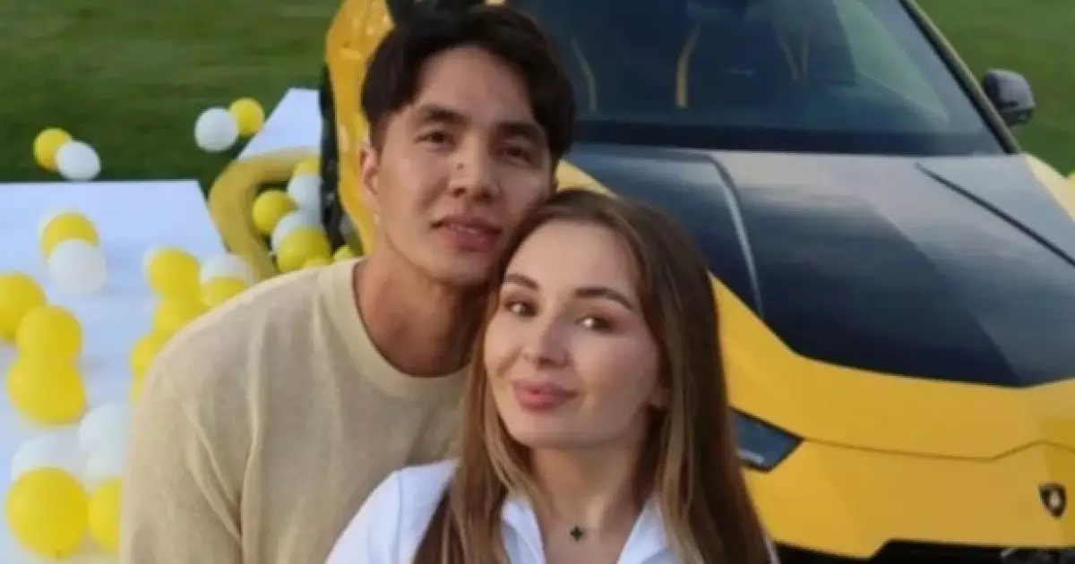  Блогер Жанәбіловке шартты жаза тағайындалып, әйелі 2 жылға сотталды 