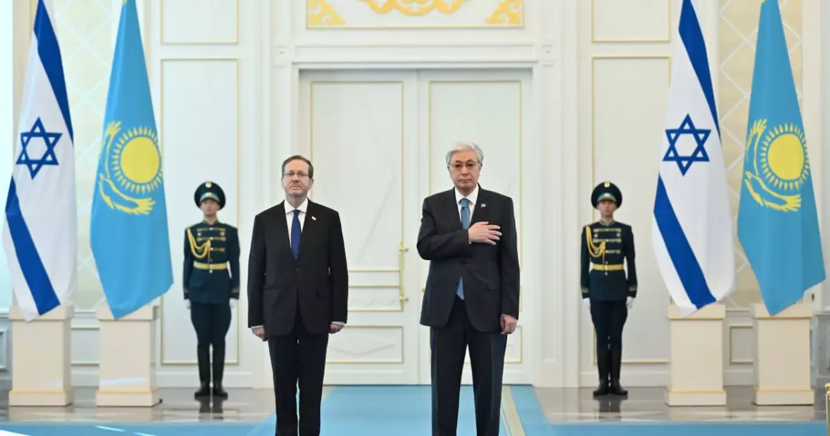   Ақордада Израиль президенті Ицхак Герцогты салтанатты қарсы алу рәсімі өтті   