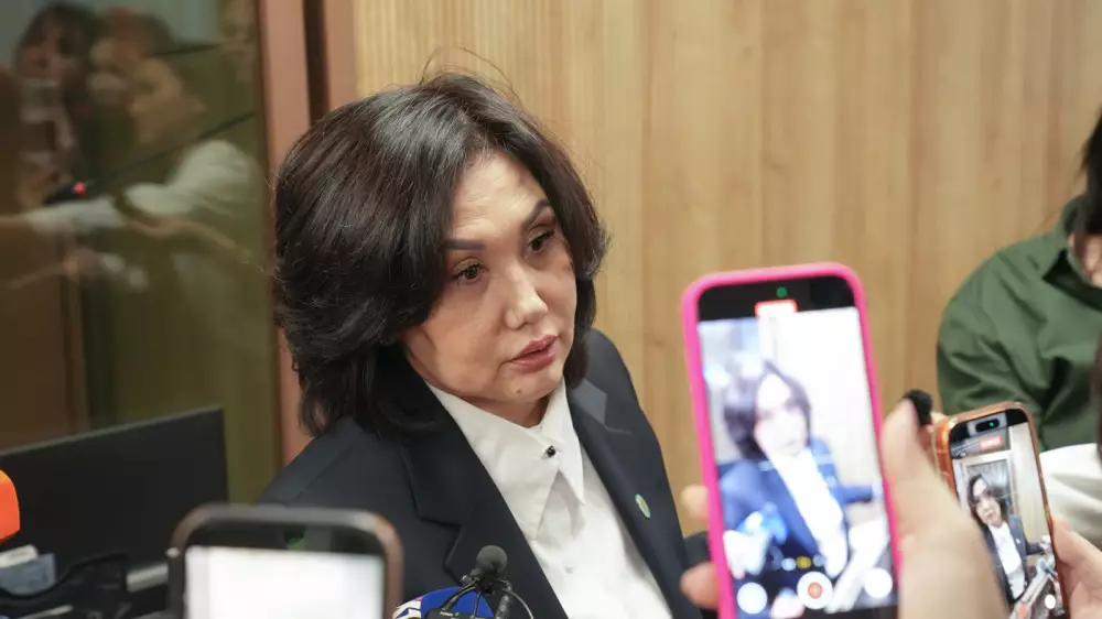 “Бәріміз рақымшылықты күтеміз“. Жанәбіловтердің адвокаты үкімнен кейін пікір білдірді