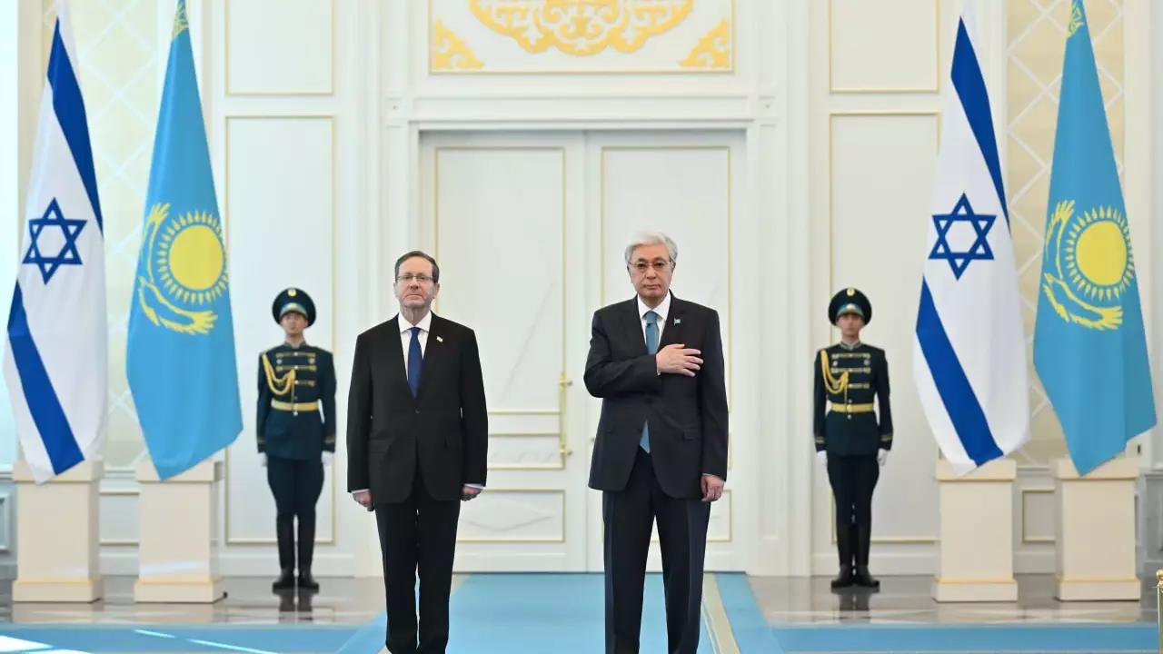 Израиль президенті Ицхак Герцог Қазақстанға ресми сапармен келді