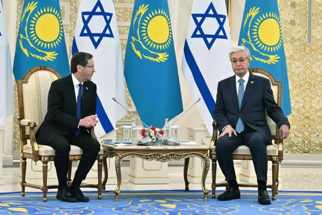 Тоқаев пен Израиль президенті Ицхак Герцог шағын құрамда келіссөз жүргізді