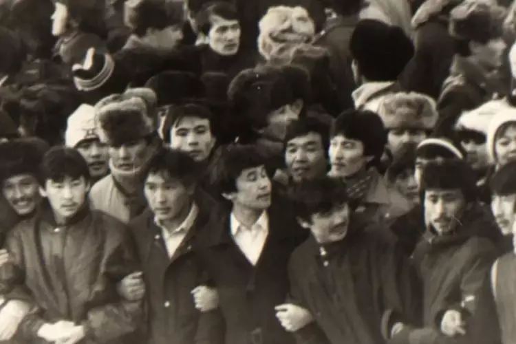 «Мамбеты» и «аульские»: В Алматы возбуждено уголовное дело против женщины, оскорбившей участников Желтоксана