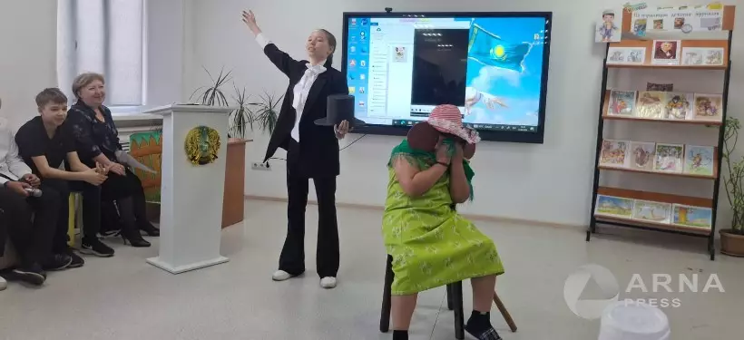 Школьники превратили басни Крылова в мини-спектакли в Семее