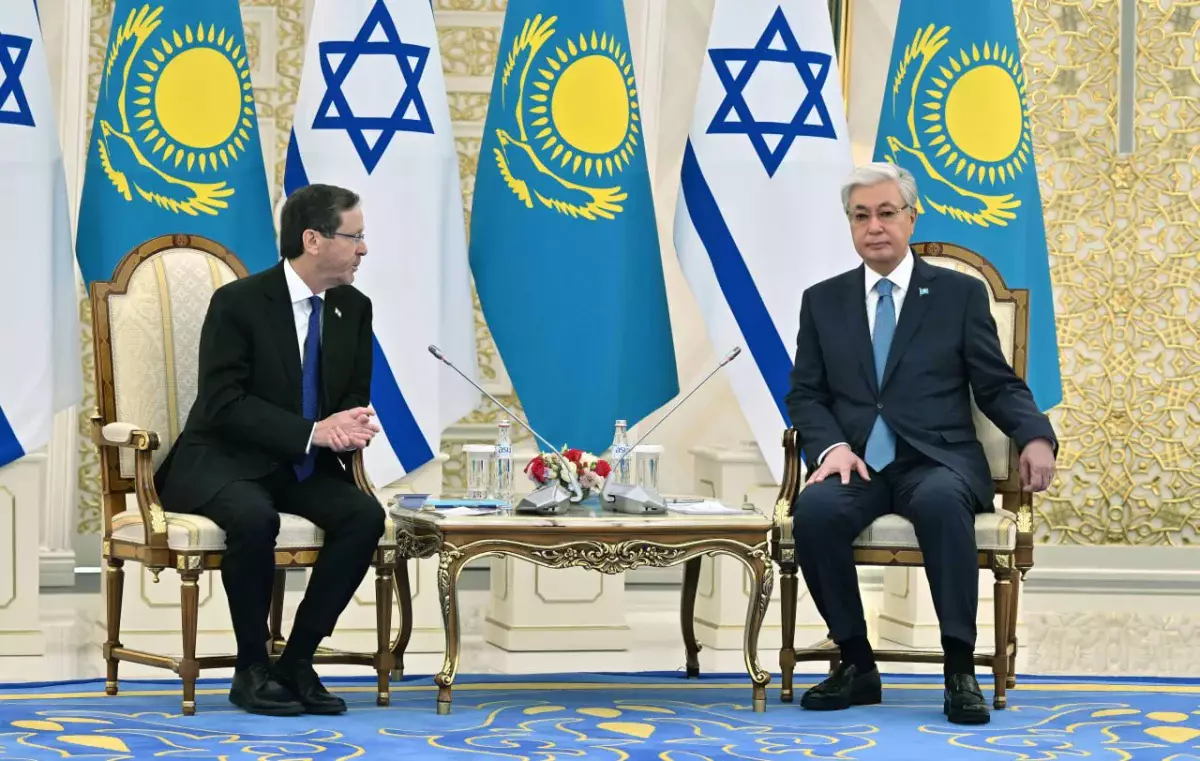 Токаев провел встречу с президентом Израиля