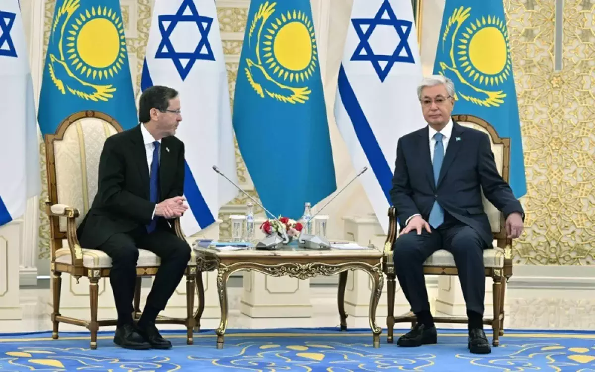 Қасым-Жомарт Тоқаев пен Ицхак Герцог шағын құрамда келіссөз жүргізді