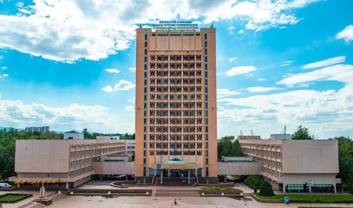 Студенттерінің жеке деректерінің таралуына қатысты ҚазҰУ деканы мен қызметкерлері жұмыстан босатылды