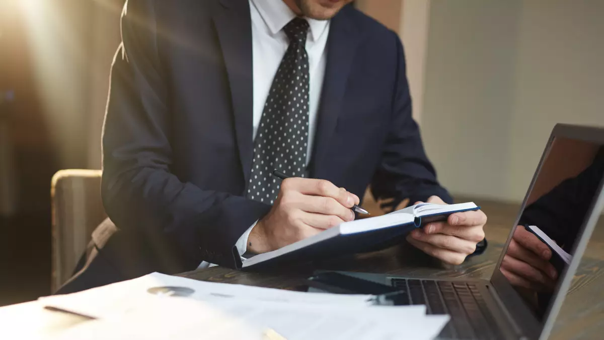 Юристы, бухгалтеры, переводчики: кто первым попадает под удар ИИ?