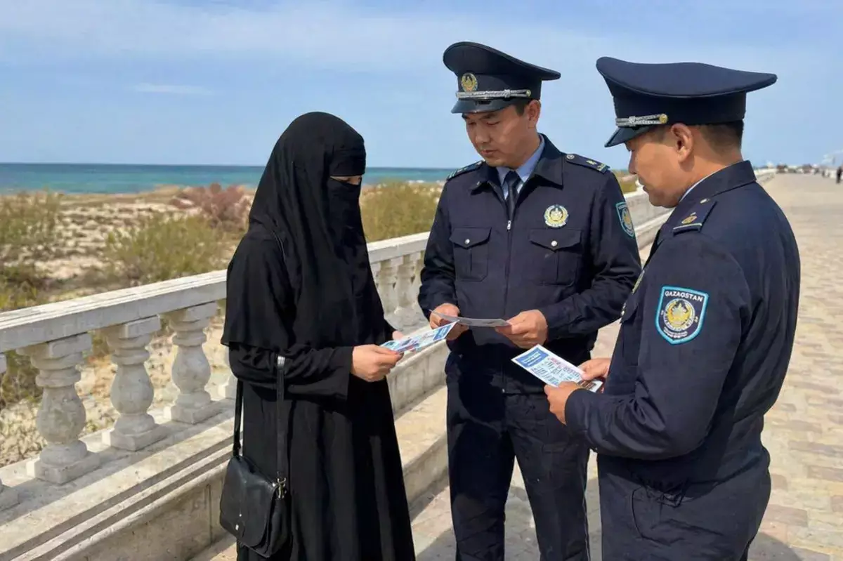 Полиция Мангистау проводит разъяснения по запрету скрывающей лицо одежды - новости на Lada.kz 27.04.2026