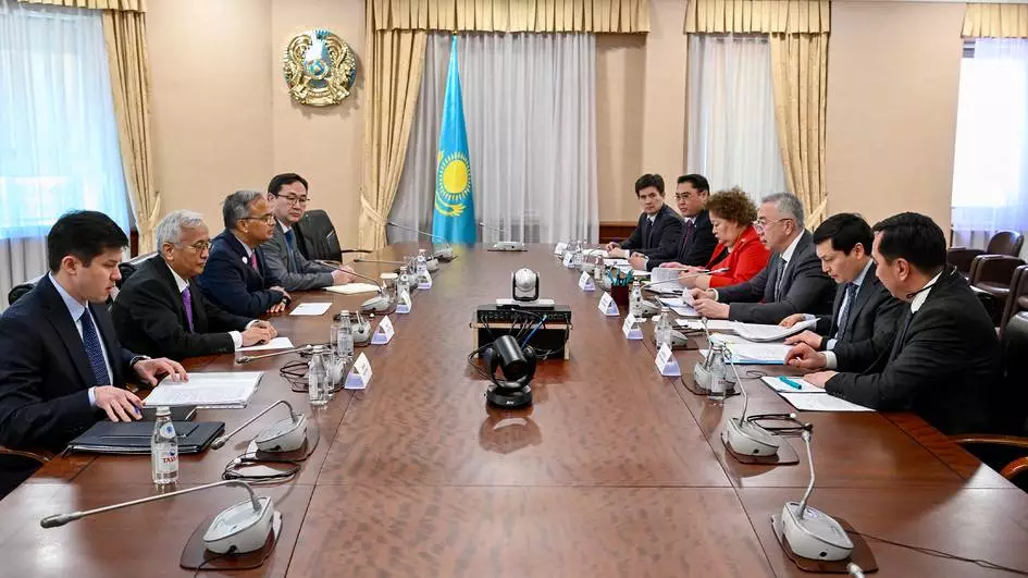 Казахстан и ЭКО расширяют сотрудничество, так как объем торговли превысил 15 миллиардов долларов.