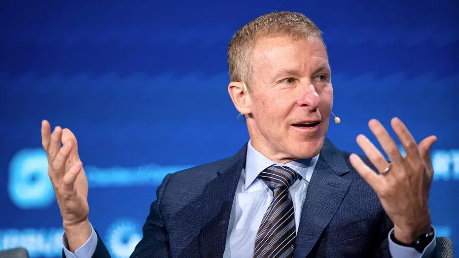 United Airlines прекращает попытки слияния с American, и CEO Кирби объясняет причины.