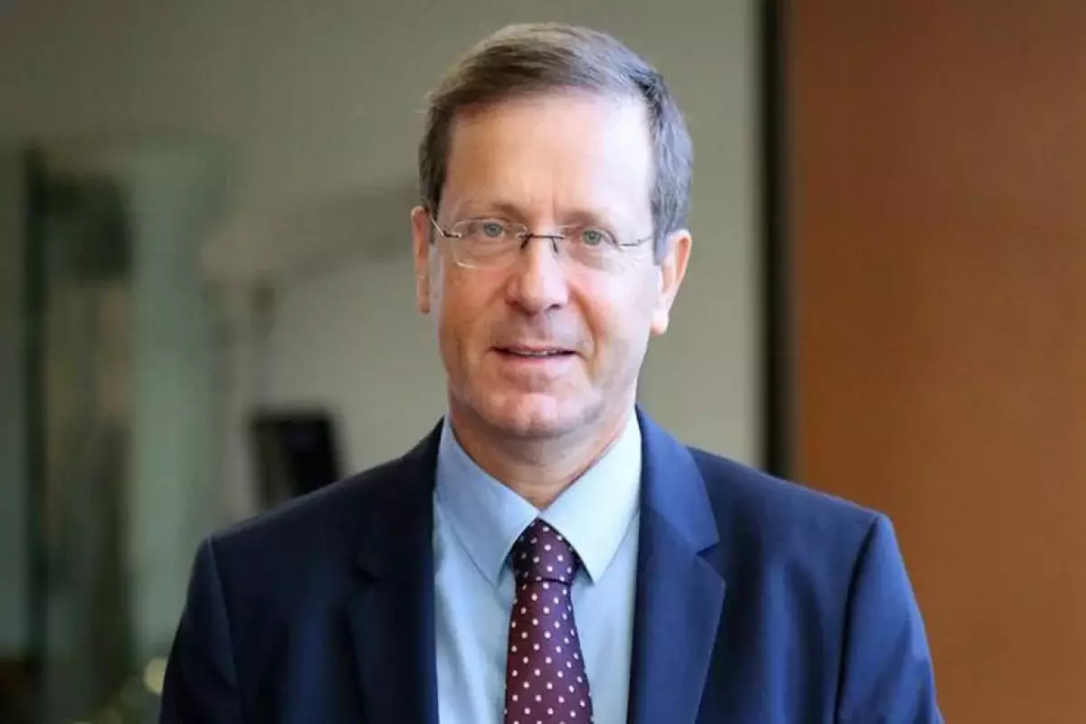 Исаак Герцог прибыл в Казахстан.