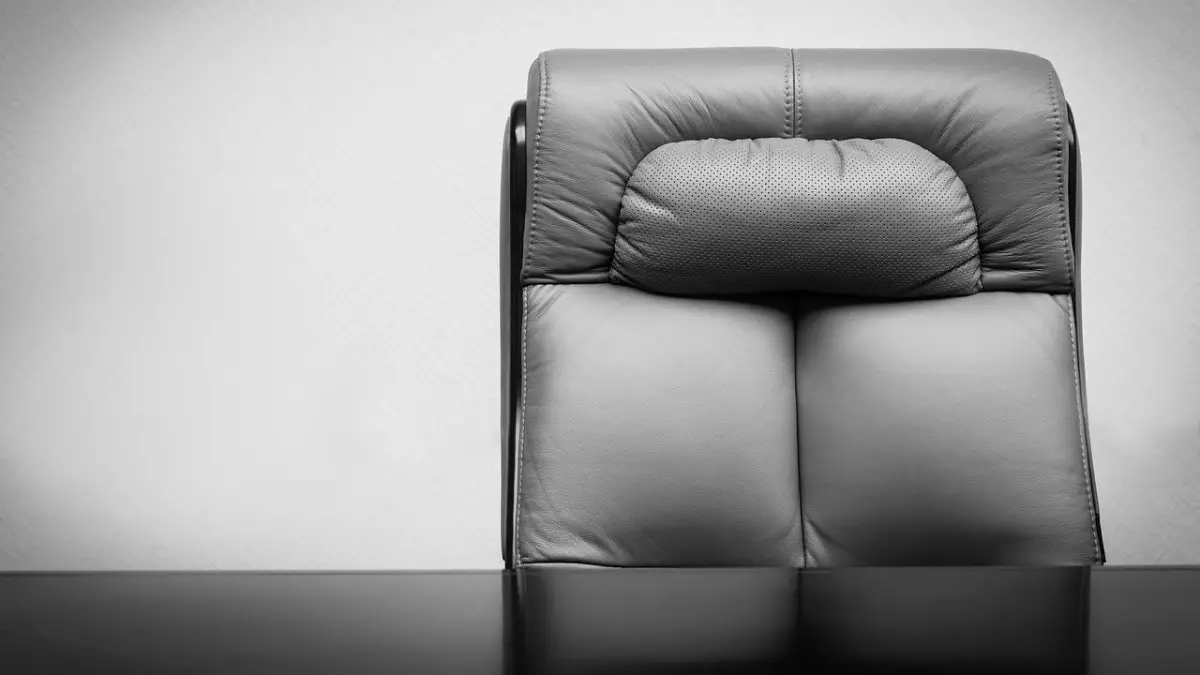 В Шымкенте сотрудник ДЭР осуждён за мошенничество и подстрекательство к взятке