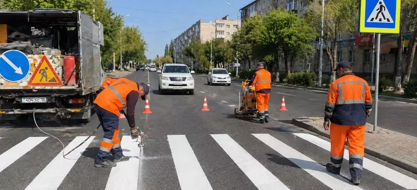 Семейде жол таңбаларын жаңарту жұмыстары жалғасуда