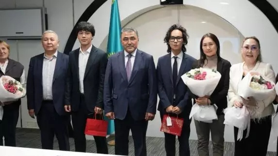 Астаналық оқушы су тұтынуды есептейтін платформа әзірледі