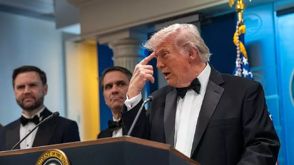 «Трамп теріс айналуы мүмкін»: Вашингтондағы атыс Киевтің уайымын күшейтті