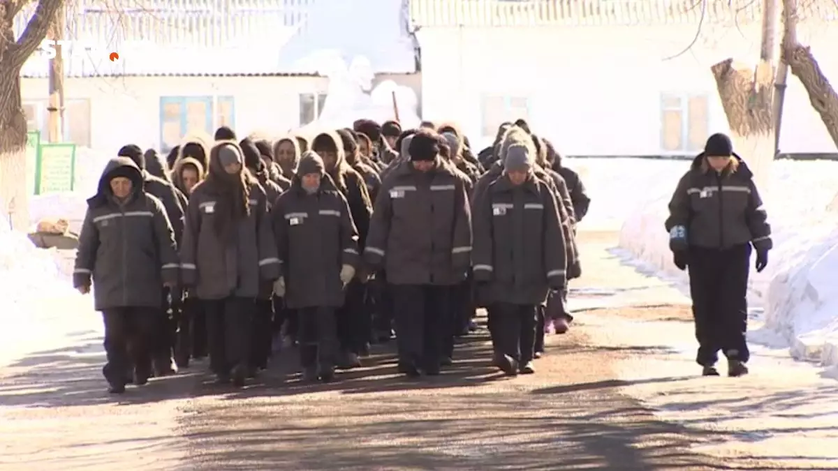 "Еркекке айналып, жас қыздармен қатынасқа түседі": Қазақстандық әйелдер түрмедегі былықтарды жайып салды