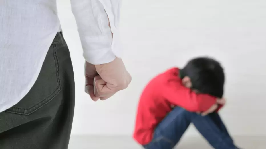 Қостанайда 15 жастағы бала өгей әкесінің қолынан қаза тапты